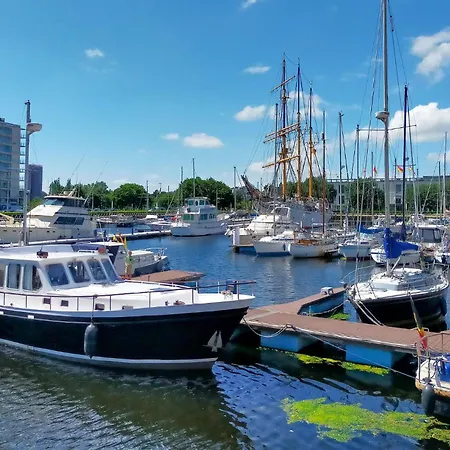 Апартаменти Awesome In